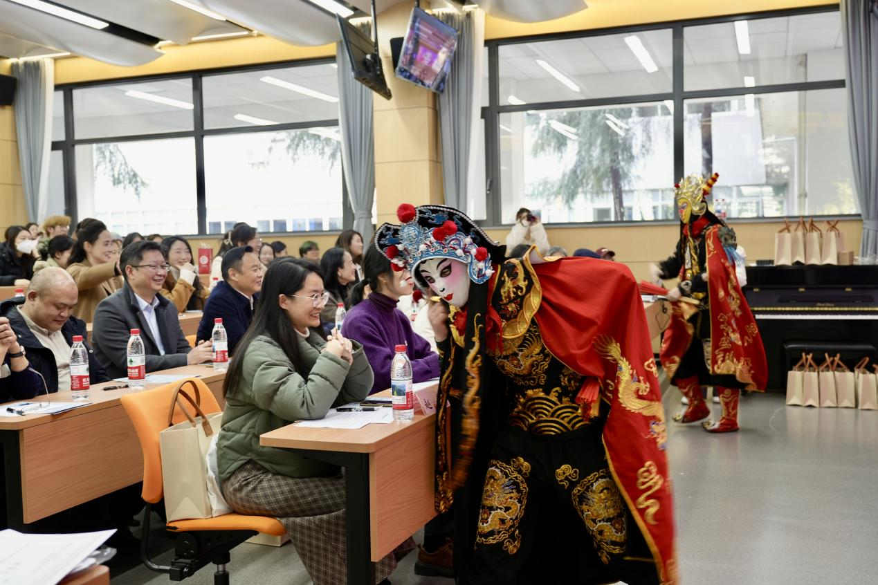 25用英文讲好中国故事3.png